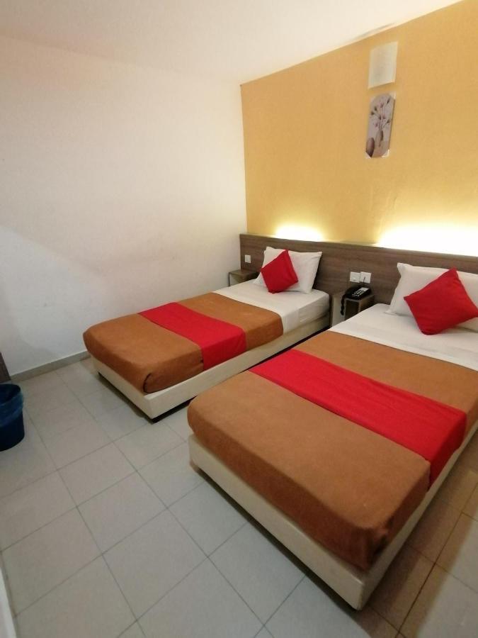 Yellow Mansion Hotel Melaka Raya Bagian luar foto