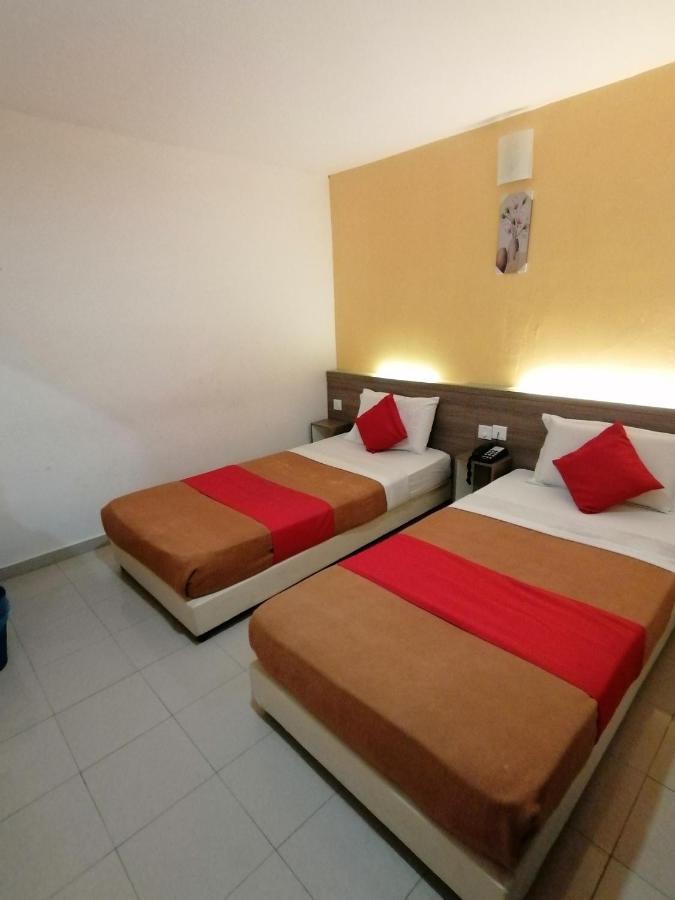 Yellow Mansion Hotel Melaka Raya Bagian luar foto