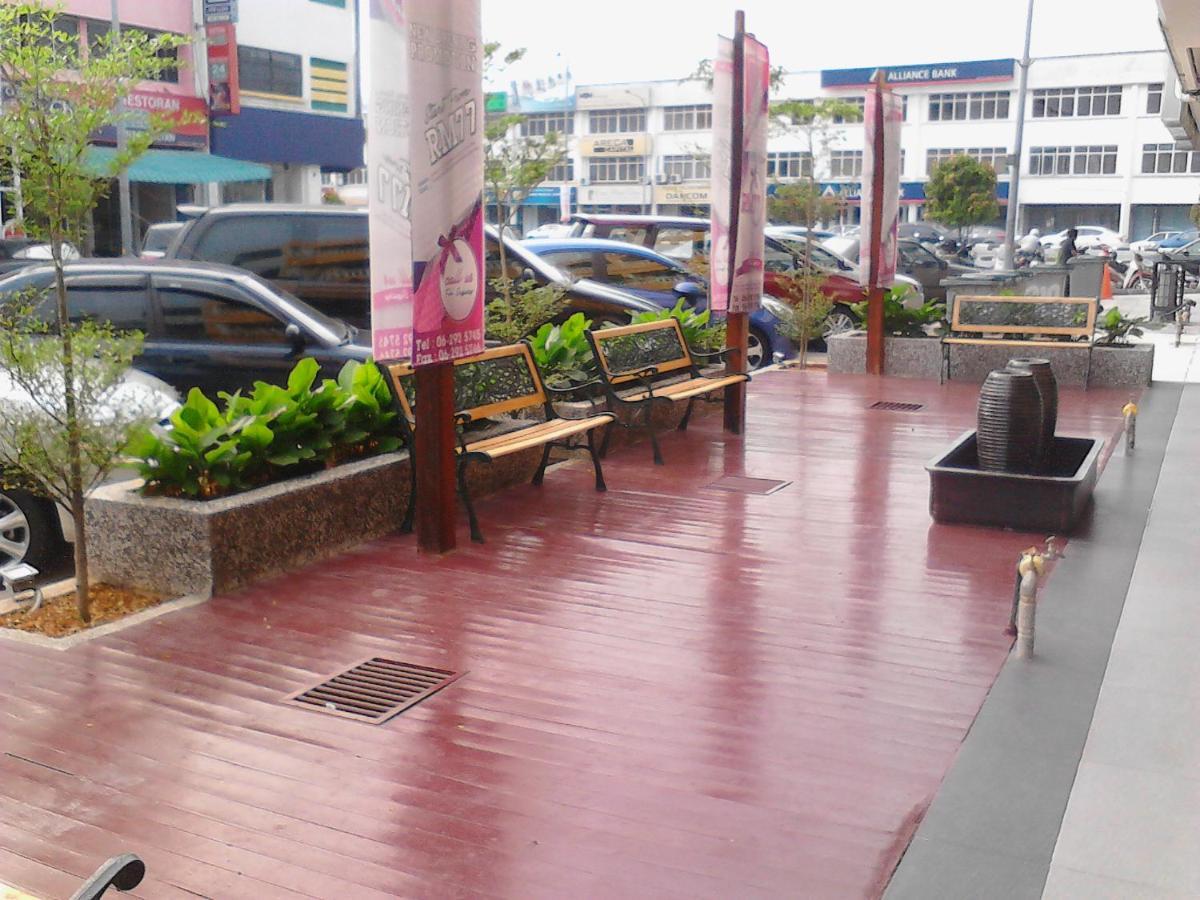 Yellow Mansion Hotel Melaka Raya Bagian luar foto