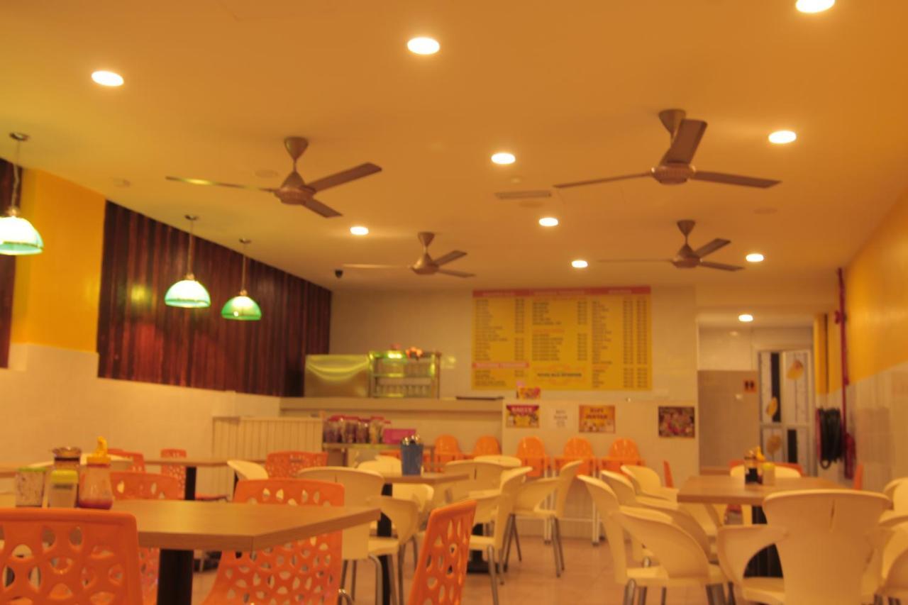 Yellow Mansion Hotel Melaka Raya Bagian luar foto