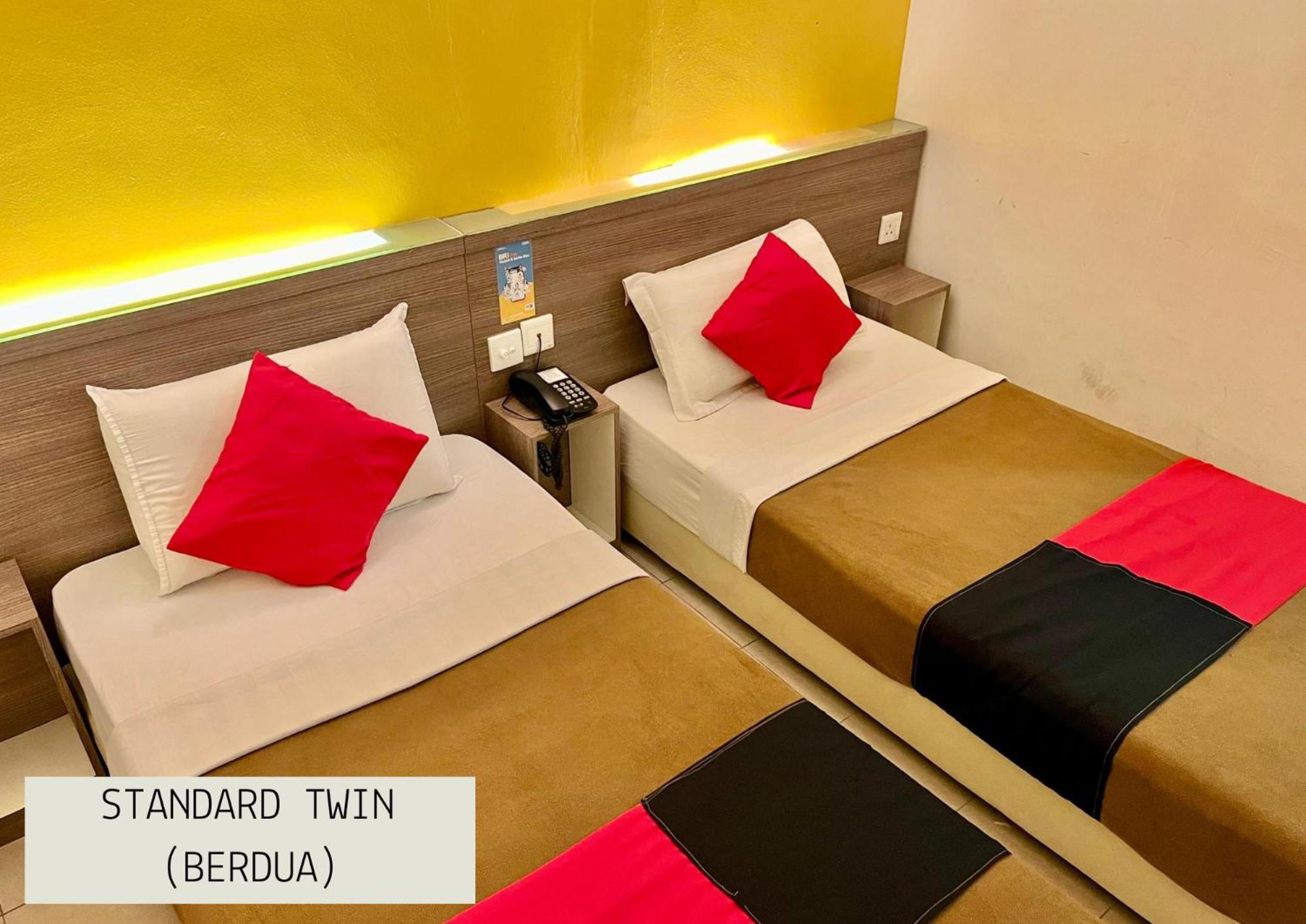 Yellow Mansion Hotel Melaka Raya Bagian luar foto