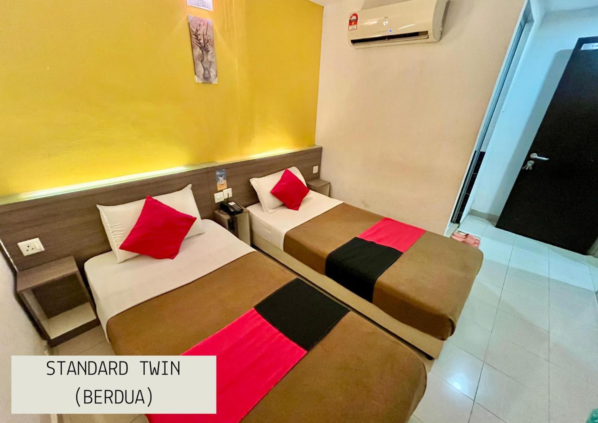 Yellow Mansion Hotel Melaka Raya Bagian luar foto