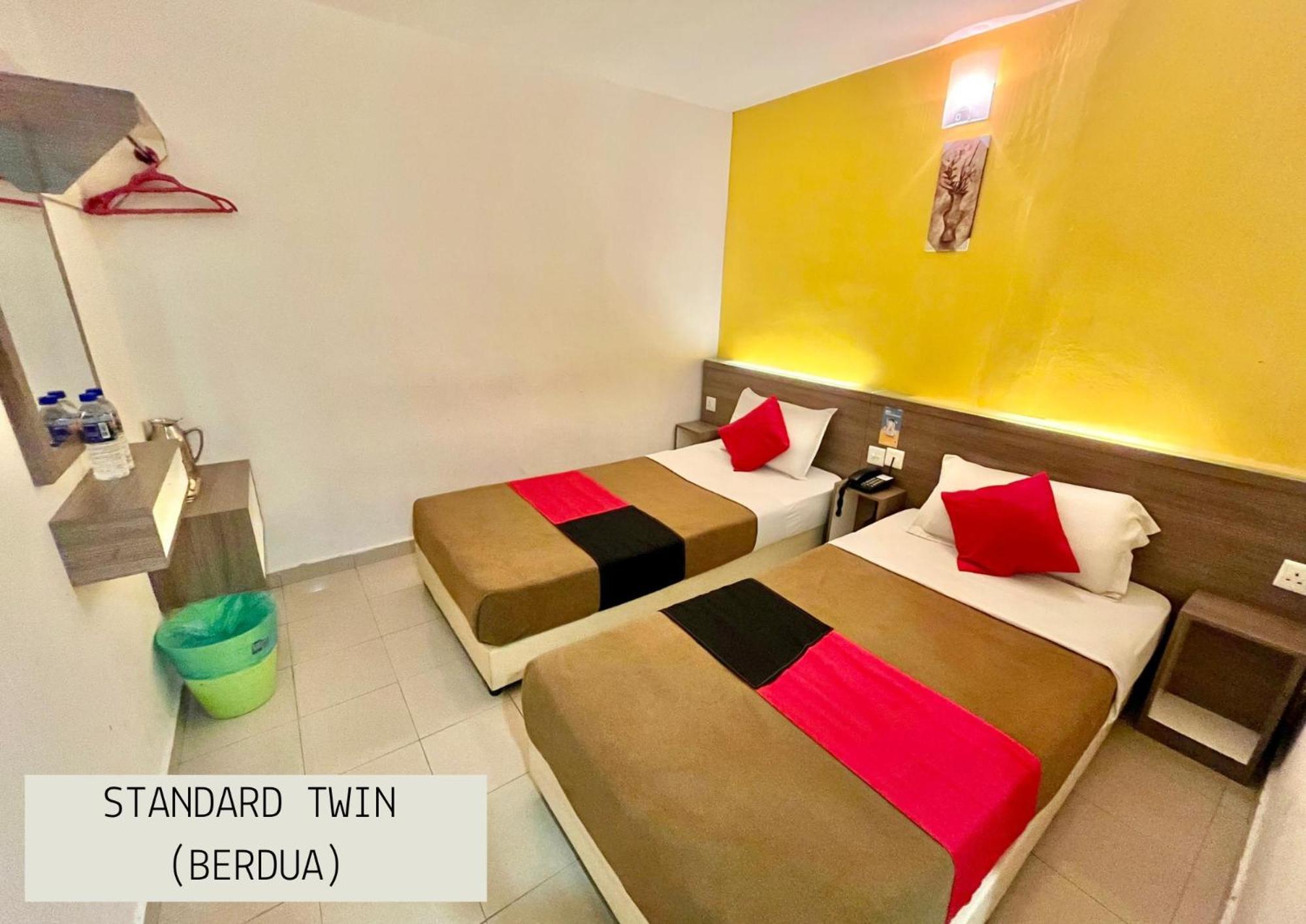 Yellow Mansion Hotel Melaka Raya Bagian luar foto