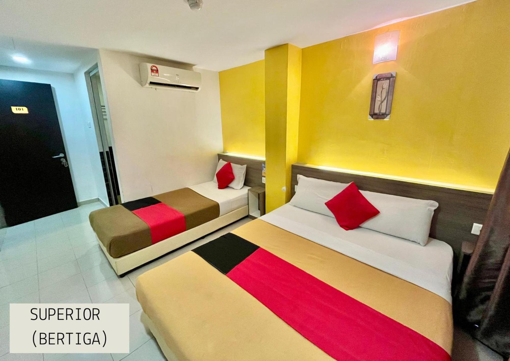 Yellow Mansion Hotel Melaka Raya Bagian luar foto