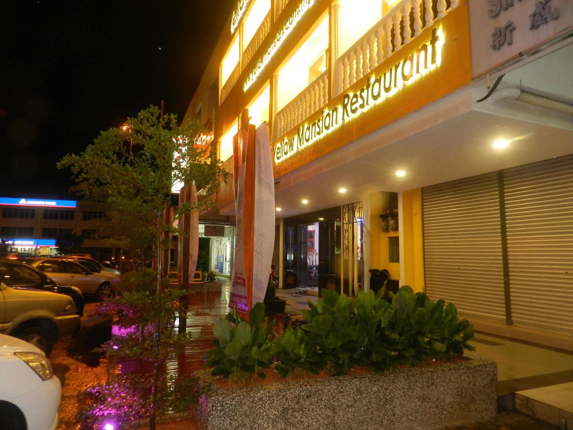 Yellow Mansion Hotel Melaka Raya Bagian luar foto